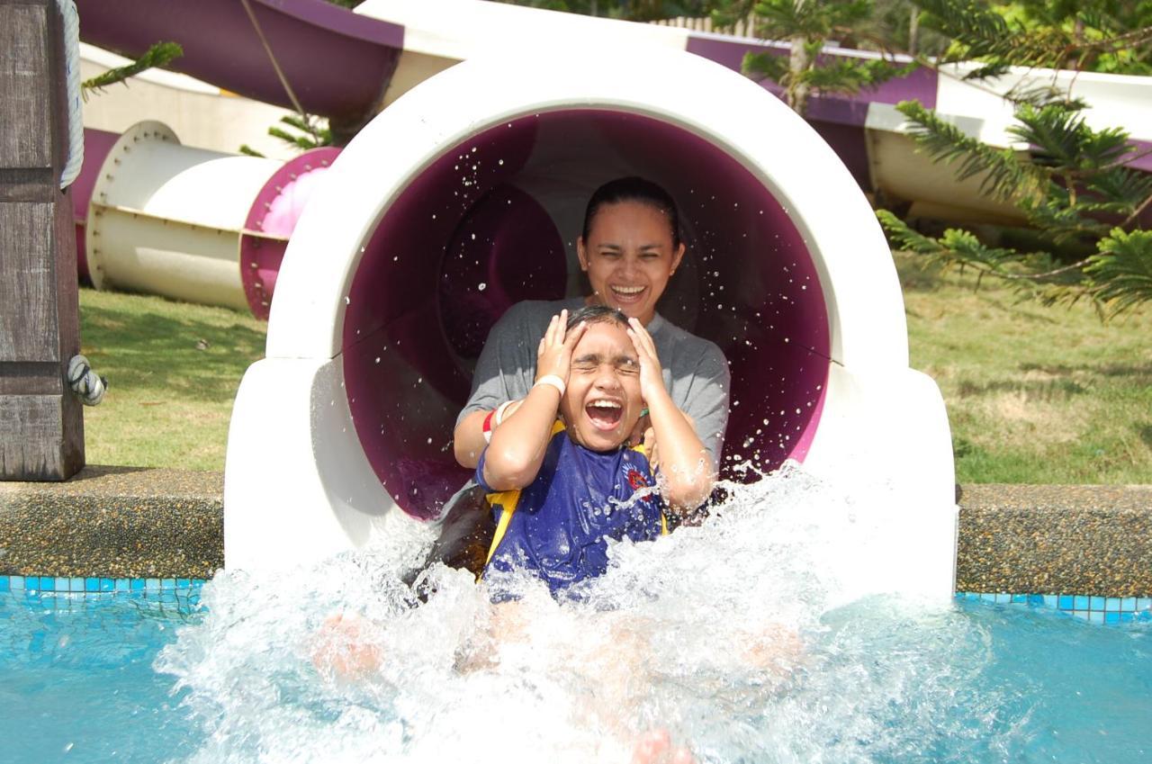 Arabian Bay Resort@ Bukit Gambang Resort City Екстер'єр фото